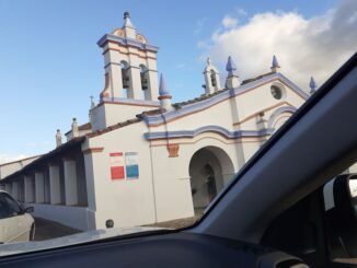 Mañana hace años un amiguito que montado en una mariposa monarca voló tan alto que se perdió en el cielo